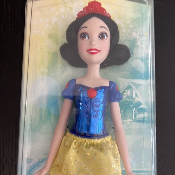 Disney Princess Doll Royal Shimmer Snow White - Picture 4 of 4